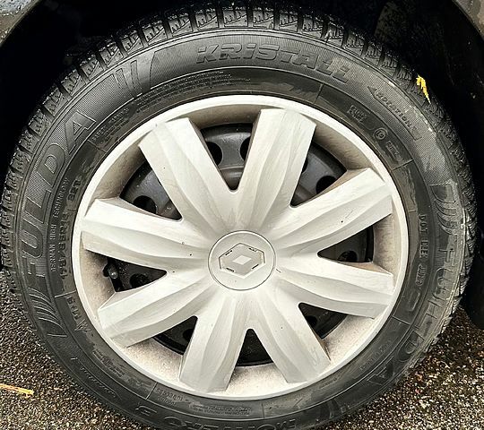 Черный Рено Симбол, объемом двигателя 1.4 л и пробегом 312 тыс. км за 5030 $, фото 8 на Automoto.ua