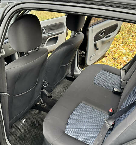 Черный Рено Симбол, объемом двигателя 1.39 л и пробегом 312 тыс. км за 5023 $, фото 9 на Automoto.ua