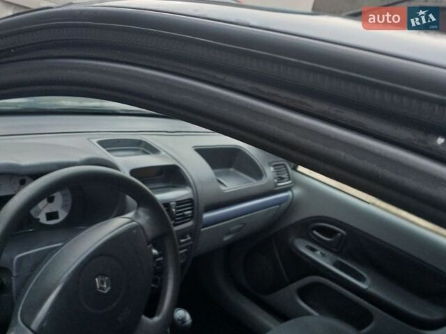 Черный Рено Симбол, объемом двигателя 1.39 л и пробегом 262 тыс. км за 3500 $, фото 10 на Automoto.ua