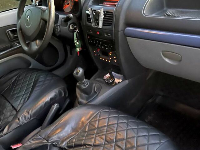 Черный Рено Симбол, объемом двигателя 1.4 л и пробегом 280 тыс. км за 2900 $, фото 6 на Automoto.ua