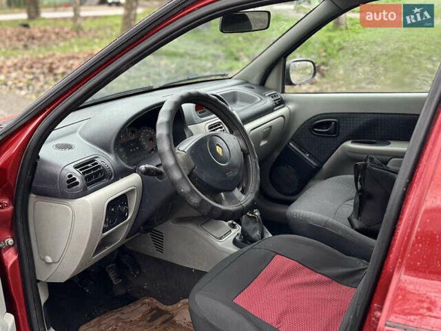 Красный Рено Симбол, объемом двигателя 1.39 л и пробегом 230 тыс. км за 2450 $, фото 5 на Automoto.ua