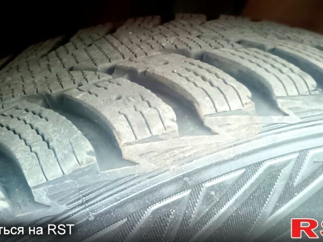 Красный Рено Симбол, объемом двигателя 1.4 л и пробегом 220 тыс. км за 4550 $, фото 11 на Automoto.ua