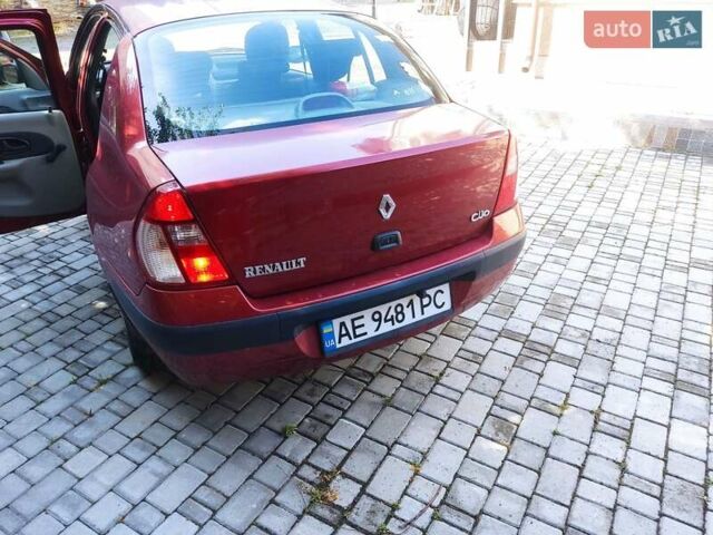 Красный Рено Симбол, объемом двигателя 1.39 л и пробегом 141 тыс. км за 3100 $, фото 3 на Automoto.ua
