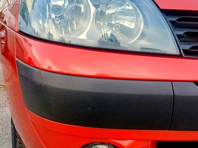 Красный Рено Симбол, объемом двигателя 1.4 л и пробегом 220 тыс. км за 4550 $, фото 5 на Automoto.ua