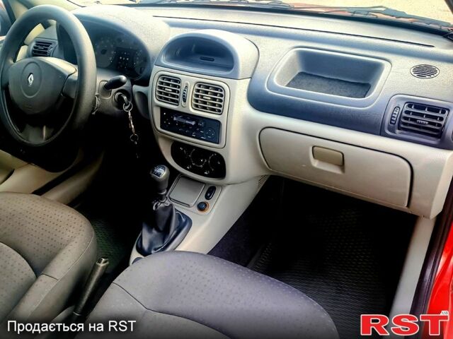 Красный Рено Симбол, объемом двигателя 1.4 л и пробегом 220 тыс. км за 4550 $, фото 6 на Automoto.ua