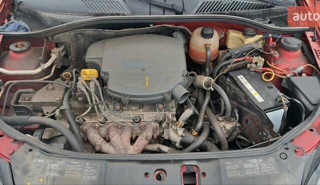 Красный Рено Симбол, объемом двигателя 1.39 л и пробегом 140 тыс. км за 2500 $, фото 9 на Automoto.ua