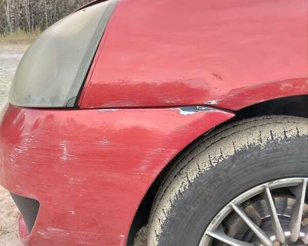 Красный Рено Симбол, объемом двигателя 1.39 л и пробегом 380 тыс. км за 2200 $, фото 1 на Automoto.ua