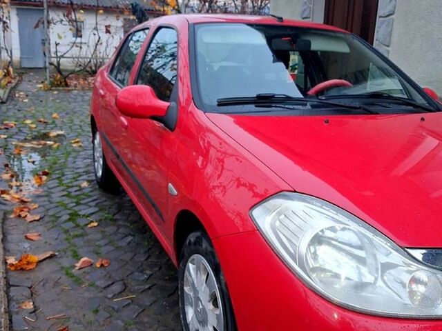 Красный Рено Симбол, объемом двигателя 1.1 л и пробегом 217 тыс. км за 4000 $, фото 3 на Automoto.ua