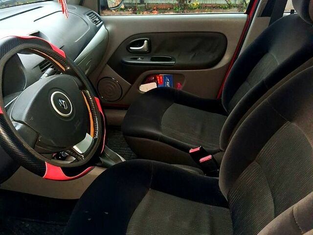 Красный Рено Симбол, объемом двигателя 1.1 л и пробегом 217 тыс. км за 4000 $, фото 5 на Automoto.ua