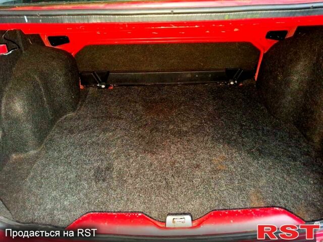 Красный Рено Симбол, объемом двигателя 1.1 л и пробегом 217 тыс. км за 4000 $, фото 13 на Automoto.ua