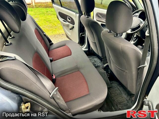 Рено Симбол, объемом двигателя 1.4 л и пробегом 75 тыс. км за 3950 $, фото 10 на Automoto.ua