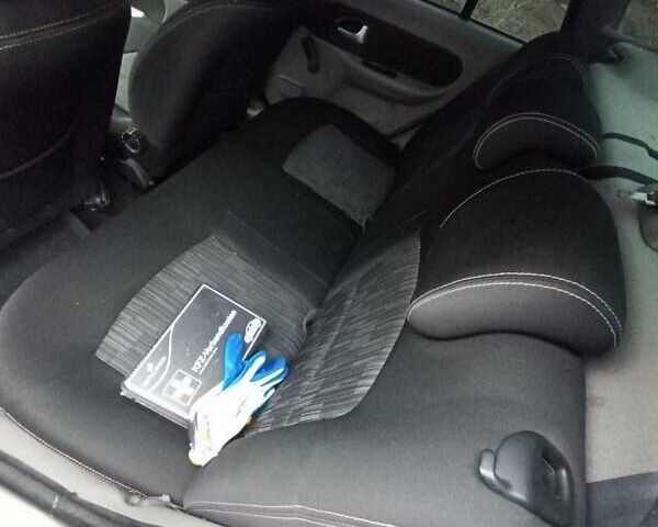 Рено Симбол, объемом двигателя 1.39 л и пробегом 152 тыс. км за 4200 $, фото 2 на Automoto.ua