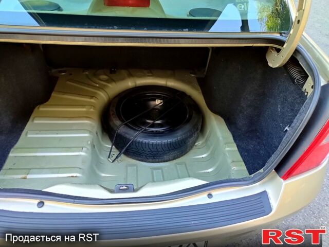 Рено Симбол, объемом двигателя 1.5 л и пробегом 220 тыс. км за 4100 $, фото 11 на Automoto.ua