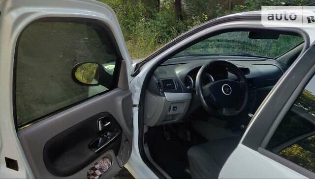 Рено Сімбол, об'ємом двигуна 1.39 л та пробігом 199 тис. км за 4600 $, фото 6 на Automoto.ua