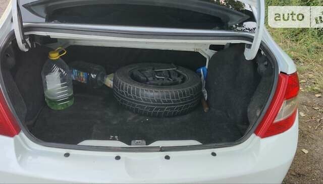 Рено Сімбол, об'ємом двигуна 1.39 л та пробігом 199 тис. км за 4600 $, фото 4 на Automoto.ua