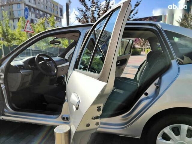 Рено Симбол, объемом двигателя 1.4 л и пробегом 130 тыс. км за 3990 $, фото 5 на Automoto.ua