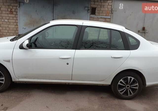Рено Симбол, объемом двигателя 1.4 л и пробегом 140 тыс. км за 5400 $, фото 8 на Automoto.ua