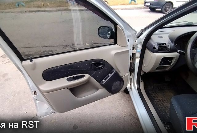 Сірий Рено Сімбол, об'ємом двигуна 1.4 л та пробігом 297 тис. км за 3350 $, фото 9 на Automoto.ua