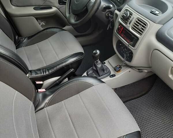 Сірий Рено Сімбол, об'ємом двигуна 1.4 л та пробігом 270 тис. км за 3500 $, фото 4 на Automoto.ua