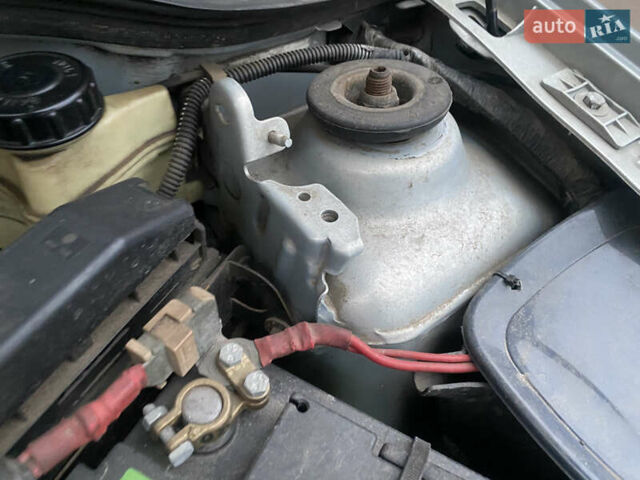 Серый Рено Симбол, объемом двигателя 1.39 л и пробегом 150 тыс. км за 3000 $, фото 11 на Automoto.ua