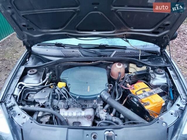 Серый Рено Симбол, объемом двигателя 1.39 л и пробегом 280 тыс. км за 2300 $, фото 11 на Automoto.ua