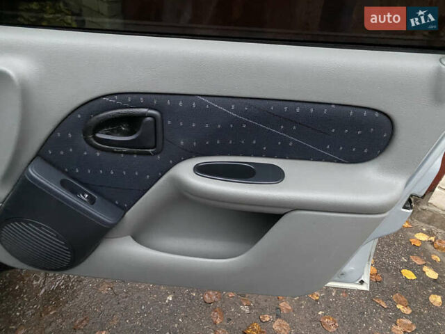 Серый Рено Симбол, объемом двигателя 1.39 л и пробегом 150 тыс. км за 3000 $, фото 15 на Automoto.ua