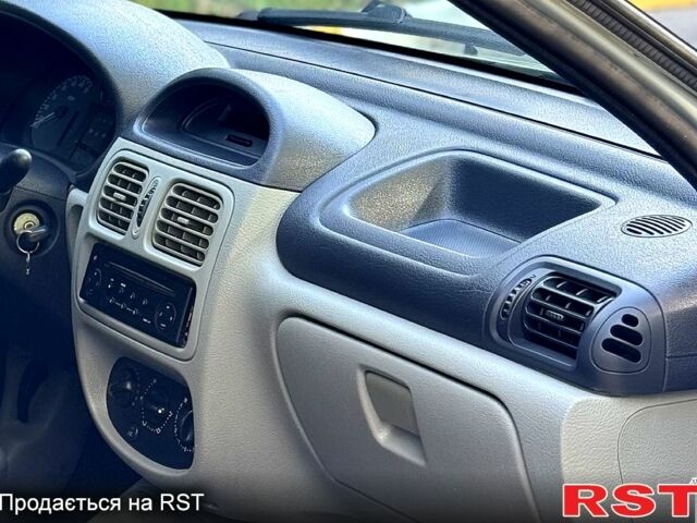 Серый Рено Симбол, объемом двигателя 1.4 л и пробегом 175 тыс. км за 4000 $, фото 9 на Automoto.ua