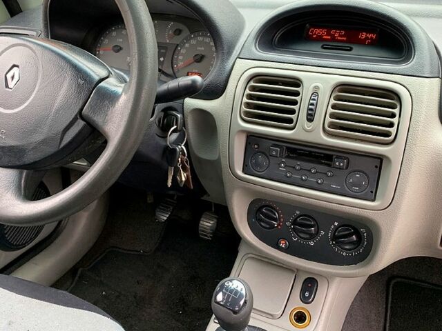 Сірий Рено Сімбол, об'ємом двигуна 1.4 л та пробігом 316 тис. км за 2550 $, фото 5 на Automoto.ua