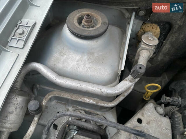 Серый Рено Симбол, объемом двигателя 1.39 л и пробегом 150 тыс. км за 3000 $, фото 12 на Automoto.ua