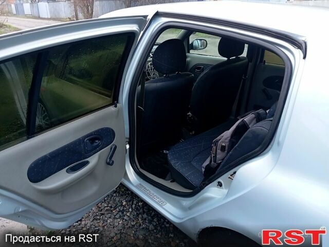 Серый Рено Симбол, объемом двигателя 1.4 л и пробегом 260 тыс. км за 2999 $, фото 5 на Automoto.ua