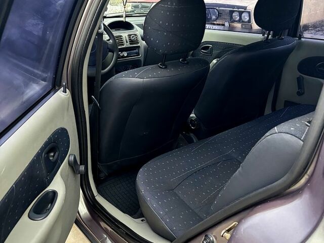 Сірий Рено Сімбол, об'ємом двигуна 1.4 л та пробігом 284 тис. км за 2700 $, фото 9 на Automoto.ua