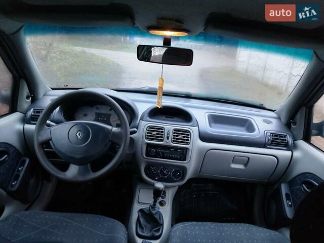 Серый Рено Симбол, объемом двигателя 1.39 л и пробегом 280 тыс. км за 2300 $, фото 7 на Automoto.ua