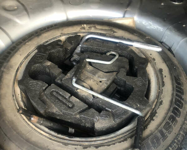 Серый Рено Симбол, объемом двигателя 1.4 л и пробегом 140 тыс. км за 6000 $, фото 32 на Automoto.ua