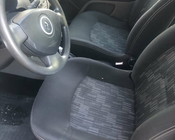 Серый Рено Симбол, объемом двигателя 1.4 л и пробегом 140 тыс. км за 6000 $, фото 30 на Automoto.ua