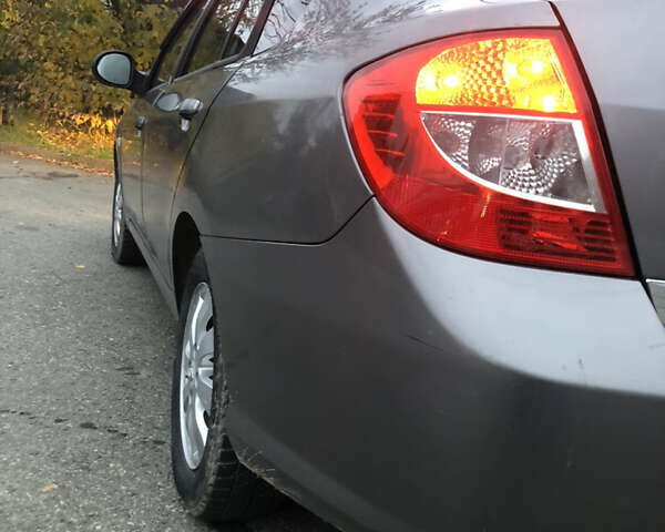 Серый Рено Симбол, объемом двигателя 1.4 л и пробегом 140 тыс. км за 6000 $, фото 7 на Automoto.ua