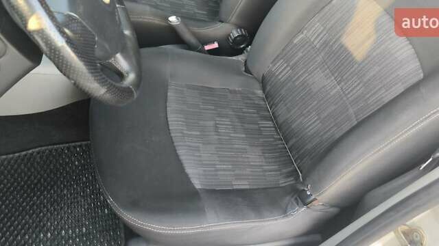 Серый Рено Симбол, объемом двигателя 1.39 л и пробегом 202 тыс. км за 3200 $, фото 27 на Automoto.ua