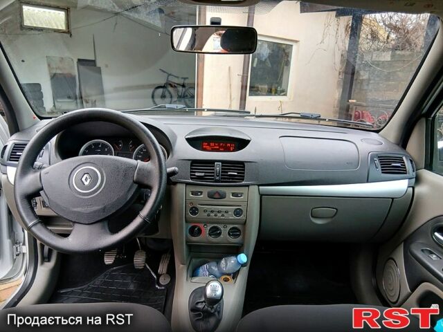 Серый Рено Симбол, объемом двигателя 1.4 л и пробегом 57 тыс. км за 4200 $, фото 3 на Automoto.ua