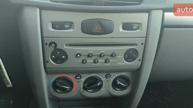 Серый Рено Симбол, объемом двигателя 1.39 л и пробегом 202 тыс. км за 3200 $, фото 44 на Automoto.ua