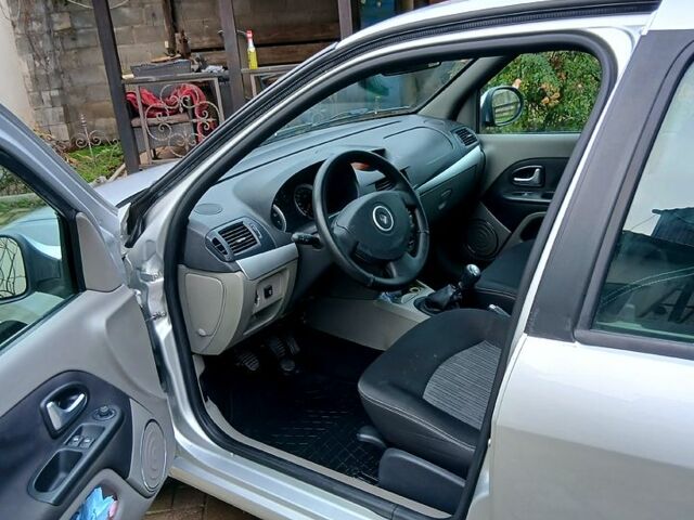 Серый Рено Симбол, объемом двигателя 1.4 л и пробегом 57 тыс. км за 4200 $, фото 5 на Automoto.ua