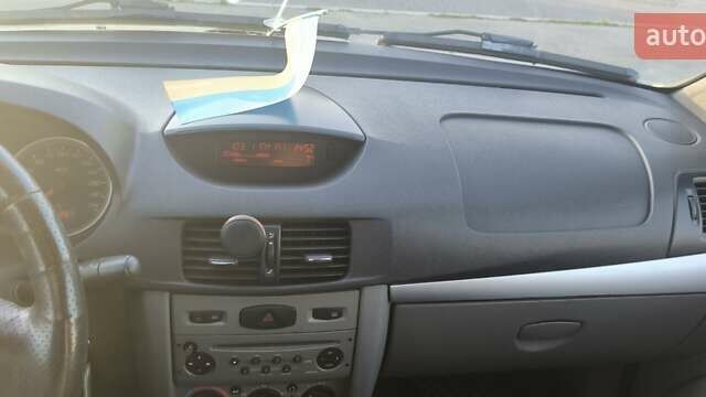 Серый Рено Симбол, объемом двигателя 1.39 л и пробегом 202 тыс. км за 3200 $, фото 42 на Automoto.ua