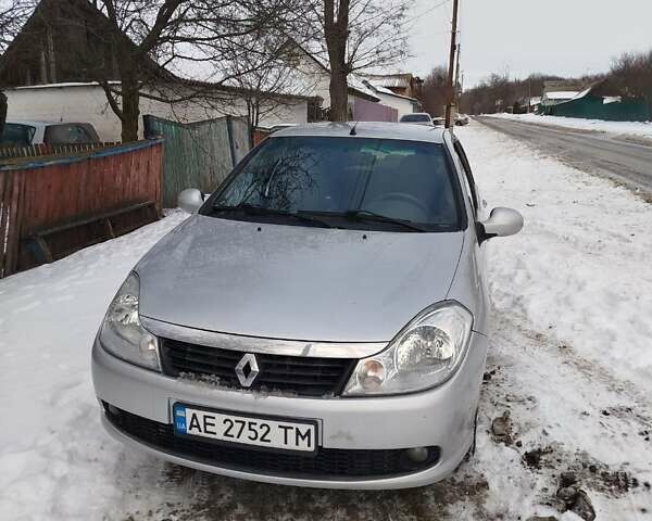Серый Рено Симбол, объемом двигателя 1.39 л и пробегом 206 тыс. км за 4500 $, фото 3 на Automoto.ua