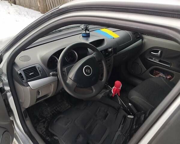 Серый Рено Симбол, объемом двигателя 1.39 л и пробегом 206 тыс. км за 4500 $, фото 1 на Automoto.ua