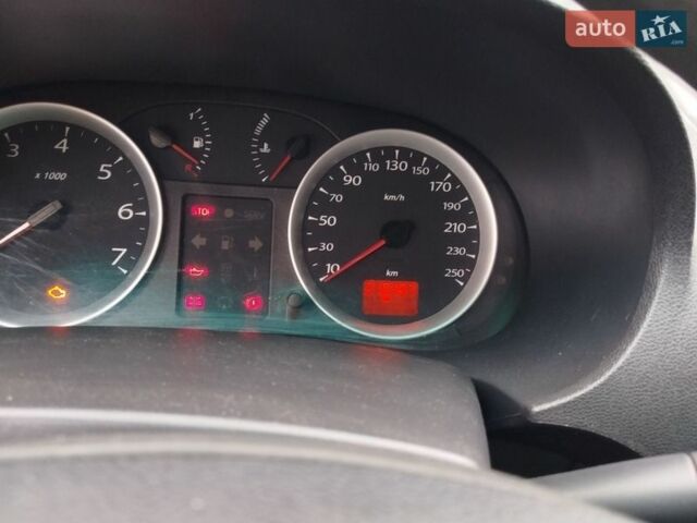 Серый Рено Симбол, объемом двигателя 1.39 л и пробегом 210 тыс. км за 5000 $, фото 3 на Automoto.ua