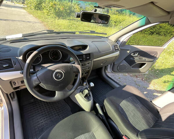 Сірий Рено Сімбол, об'ємом двигуна 1.39 л та пробігом 225 тис. км за 4800 $, фото 23 на Automoto.ua