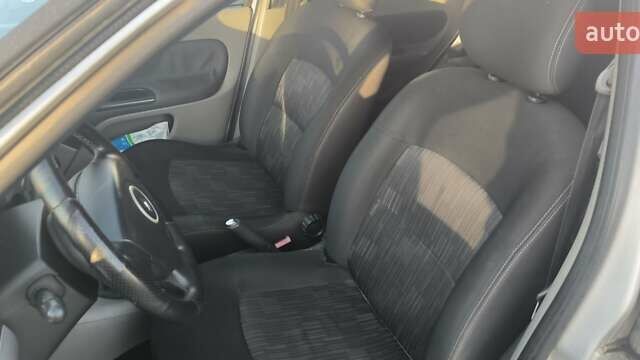 Серый Рено Симбол, объемом двигателя 1.39 л и пробегом 202 тыс. км за 3200 $, фото 26 на Automoto.ua