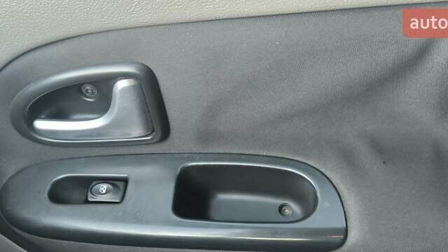 Серый Рено Симбол, объемом двигателя 1.39 л и пробегом 202 тыс. км за 3200 $, фото 25 на Automoto.ua