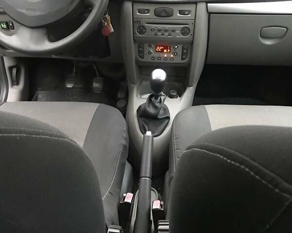 Рено Симбол 2011 в Черкассах на Automoto.ua Серый Рено Симбол, объемом двигателя 1.6 л и пробегом 152 тыс. км за 5500 $, фото 10 на Automoto.ua