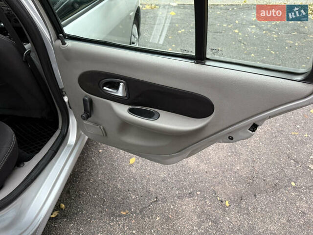 Сірий Рено Сімбол, об'ємом двигуна 1.39 л та пробігом 290 тис. км за 3300 $, фото 14 на Automoto.ua