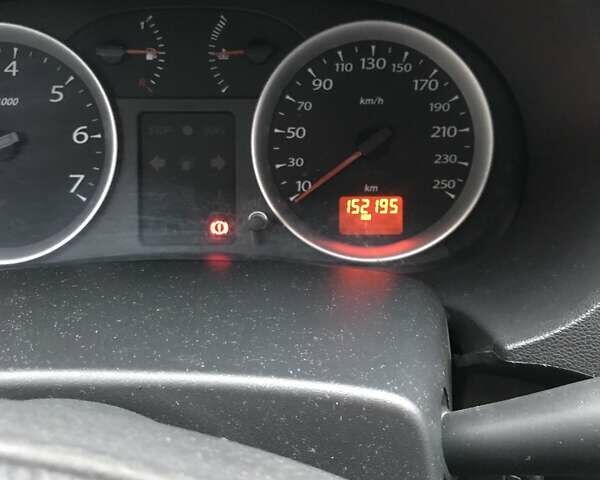 Рено Симбол 2011 в Черкассах на Automoto.ua Серый Рено Симбол, объемом двигателя 1.6 л и пробегом 152 тыс. км за 5500 $, фото 11 на Automoto.ua