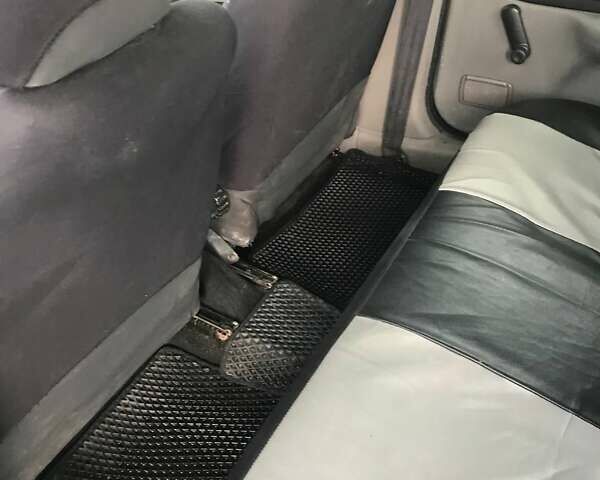 Серый Рено Симбол, объемом двигателя 1.5 л и пробегом 277 тыс. км за 4500 $, фото 12 на Automoto.ua